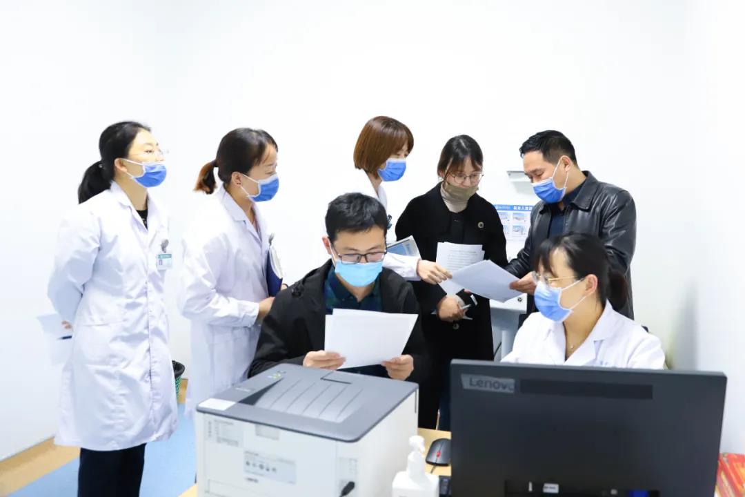 【醫(yī)院動態(tài)】市醫(yī)保中心調研組至宿遷市鐘吾醫(yī)院調研“雙通道”管理及單獨支付政策落實情況(圖2) 【醫(yī)院動態(tài)】市醫(yī)保中心調研組至宿遷市鐘吾醫(yī)院調研“雙通道”管理及單獨支付政策落實情況(圖2)