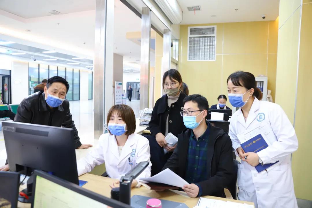 【醫(yī)院動態(tài)】市醫(yī)保中心調研組至宿遷市鐘吾醫(yī)院調研“雙通道”管理及單獨支付政策落實情況(圖3) 【醫(yī)院動態(tài)】市醫(yī)保中心調研組至宿遷市鐘吾醫(yī)院調研“雙通道”管理及單獨支付政策落實情況(圖3)